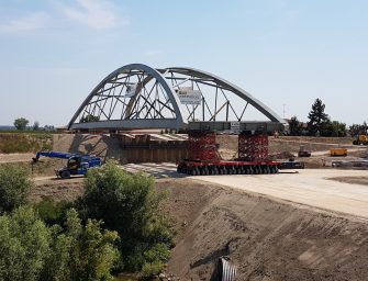 Bomporto, si monta nuovo ponte sul Panaro
