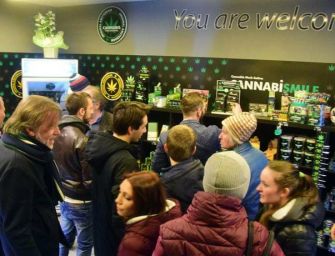 Cannabis light a domicilio, a Bologna è boom per gli over 50