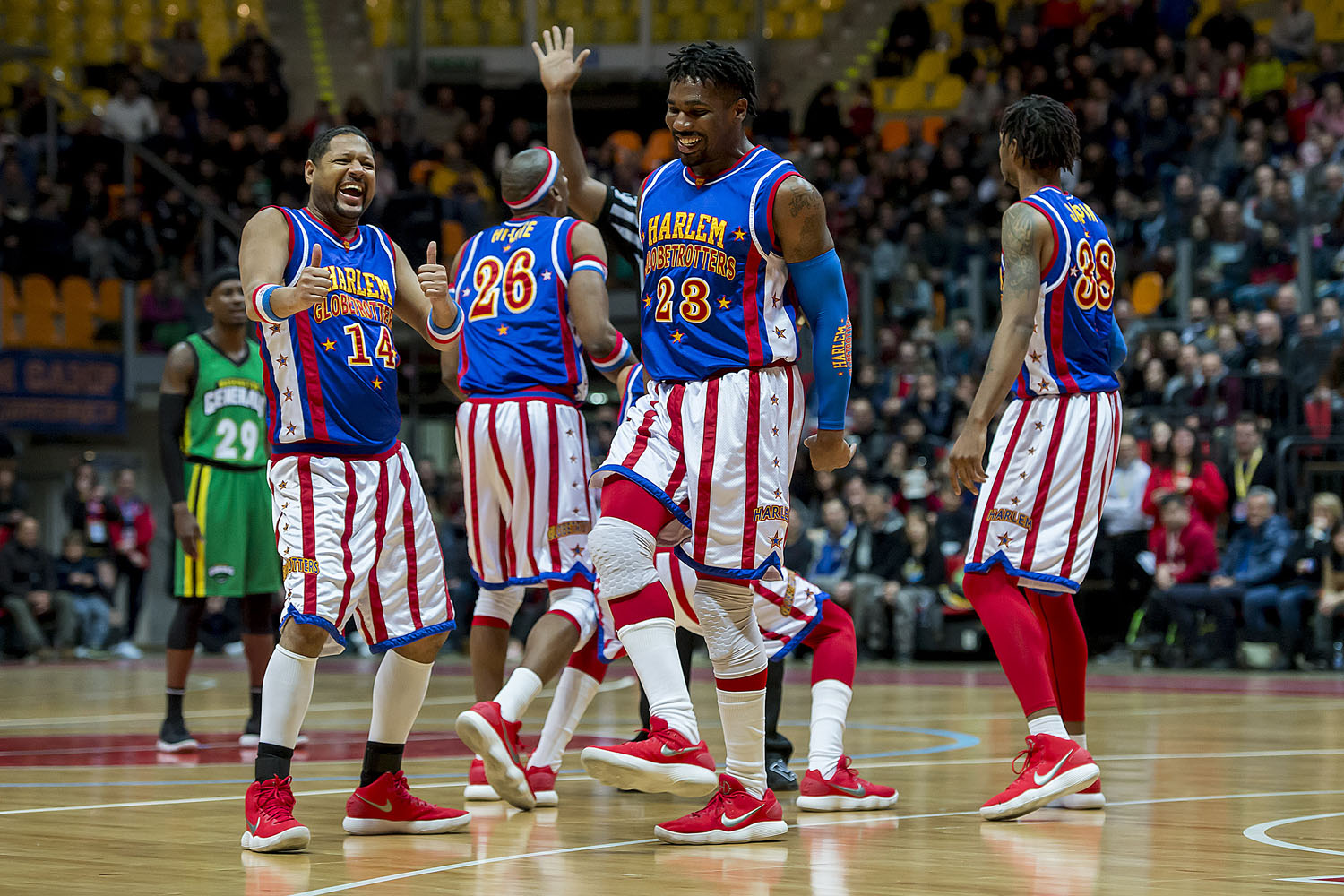 Gli Harlem Globetrotters conquistano la Fruit Village Arena - la Repubblica