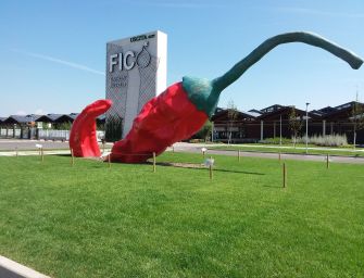 Peperoncino Day, al Fico inaugura ‘The Red Giant’ (lungo 18 metri)
