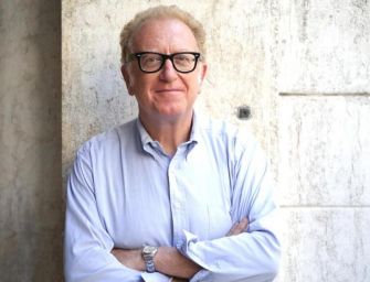 Valli. A Finalmente Domenica Valerio Magrelli e “La parola braccata”