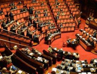 Manovra, il governo pone la fiducia