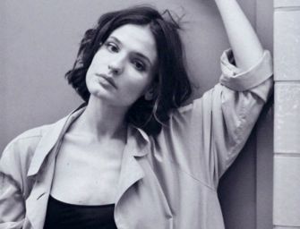 Video 24emilia, Violetta canta Oasis