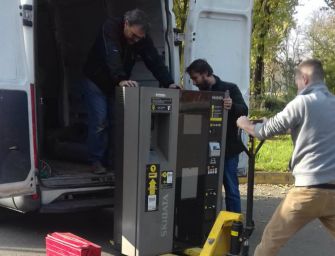 Reggio. Parcheggio ex Zucchi: smontate le sbarre e tolte le casse