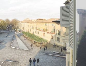 Reggio. Piazza Roversi: quasi terminati sul lato sud, il cantiere si sposta sul lato nord