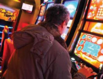 Reggio. Gioco d’azzardo, la polizia locale chiude 4 sale slot