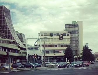 In aereo dalla Serbia per fare l’elemosina agli angoli delle strade di Modena