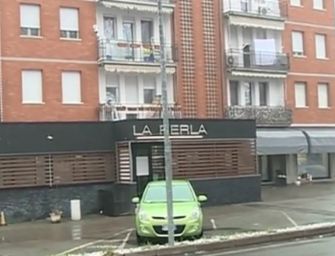 Cadelbosco. Fori di proiettile sulla porta della pizzeria ‘La Perla’