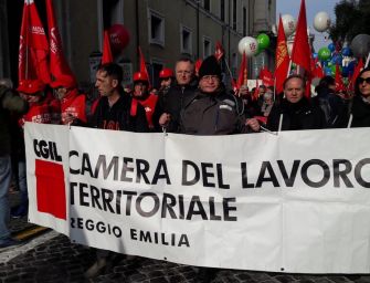 ‘Futuro al lavoro’, sindacati in piazza: governo cambi rotta