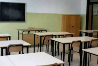 Reggio scuola. “Al Galvani studenti in aula con coperte e stufetta”