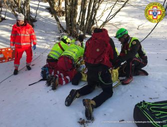 Monte Ventasso, sciatore 24enne di Reggiolo contro un albero: ferito
