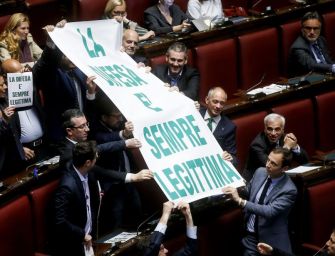 Legittima difesa passa alla Camera, strappo 5s: in 25 non votano