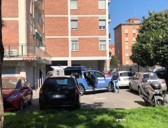 Bologna, due ragazzini di 11 e 14 anni morti dopo una caduta dall’ottavo piano