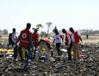 Schianto Boeing 737: 8 italiani tra le 157 vittime