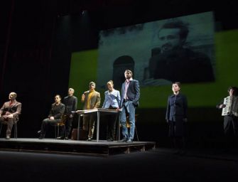 Al teatro Ariosto di Reggio “Va pensiero”, l’Italia di Martinelli tra pantano e speranza