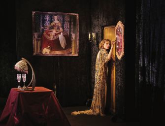 Con “Bells and Spells” al teatro Ariosto un viaggio tra meraviglia e circo