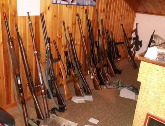 Guastalla. Spari al Lido Po, individuato un 64enne: in casa aveva un arsenale