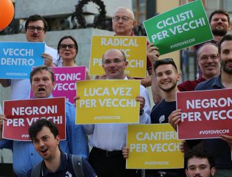 Ballottaggio, il flash mob per Luca Vecchi