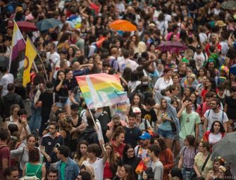 Legge regionale omotransnegatività, la comunità Lgbt contro l’emendamento sulla maternità surrogata