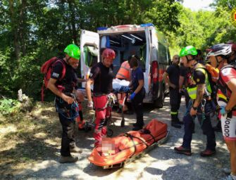 Badolo. 49enne cade dalla mountain bike nel bosco: trauma cranico, recuperato dal Soccorso Alpino e dal 118