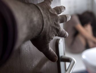 Boretto, 75enne arrestato per abusi su minore