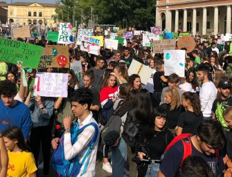 Per il clima in migliaia a Reggio (foto-video)