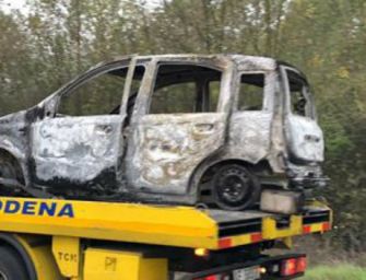 Modena. Cadavere carbonizzato trovato su un’auto bruciata