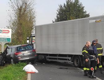 Modena. Scontro tra auto e camion: un morto e pesanti ripercussioni sul traffico