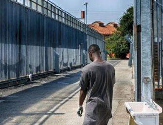 A Bologna riapre come centro di accoglienza straordinaria per i migranti l’ex hub di via Mattei