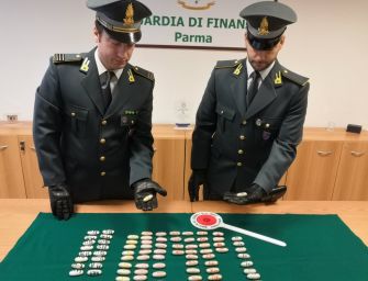 Parma. Ingoia oltre 1 kg di droga, arrestato 19enne