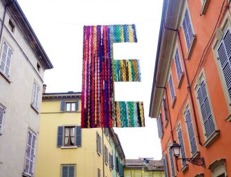 Installazione, lettere in centro a Reggio