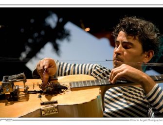 Festival Aperto, sabato 16 novembre al teatro Cavallerizza di Reggio la chitarra sarda di Paolo Angeli