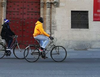 Migranti. Reggio accoglie nuovi italiani con kit di cittadinanza