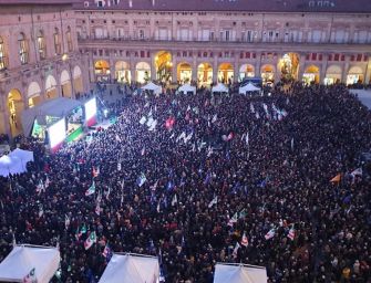 Regionali, 10mila in piazza per Bonaccini