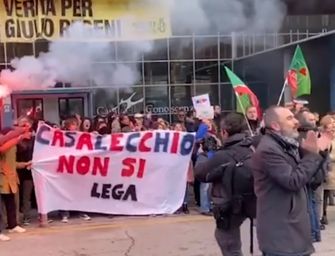 A Casalecchio contestato Salvini