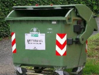 Modena. Massacra di botte il suo cane e lo getta nel cassonetto dei rifiuti