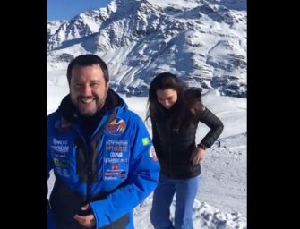 Il video di Salvini che imita il Papa diventa virale