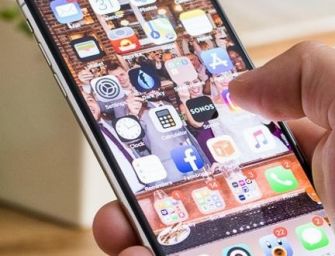 Gli emiliani bistrattano lo smartphone