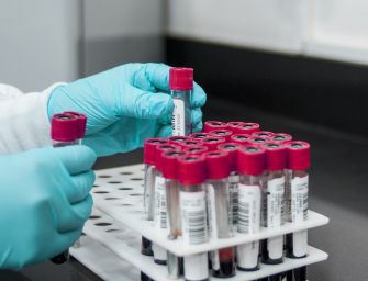 Focolaio nella ditta Bartolini: screening su 370 persone