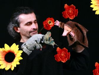 ‘Nico cerca un amico’, pupazzi e attori alla Cavallerizza di Reggio