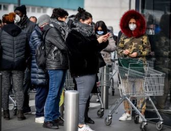 Domenica chiusi centri commerciali