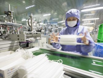 Virus, accordo sindacati e imprese