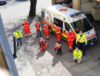 Anziani soli, farmaci e spesa con i volontari