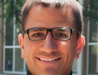 Parroco reggiano si toglie la tonaca e indossa il camice all’ospedale di Sassuolo