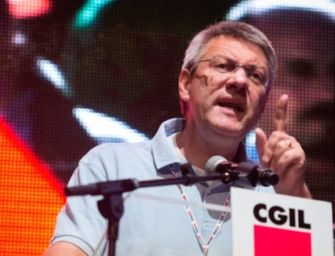 Sindacati: stop licenziamenti o sciopero