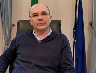 Il sindaco di Reggio Vecchi: “È il momento della responsabilità individuale e collettiva”