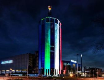 Maserati, la torre diventa tricolore