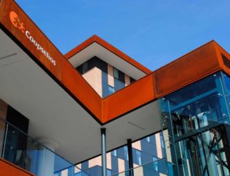 Coopselios con soci, lavoratori e famiglie