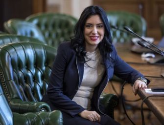 “Da settembre classi divise con lezioni metà a scuola e metà a casa”