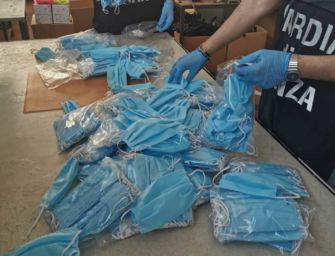 Fiamme gialle sequestrano 30mila mascherine i un’azienda del reggiano